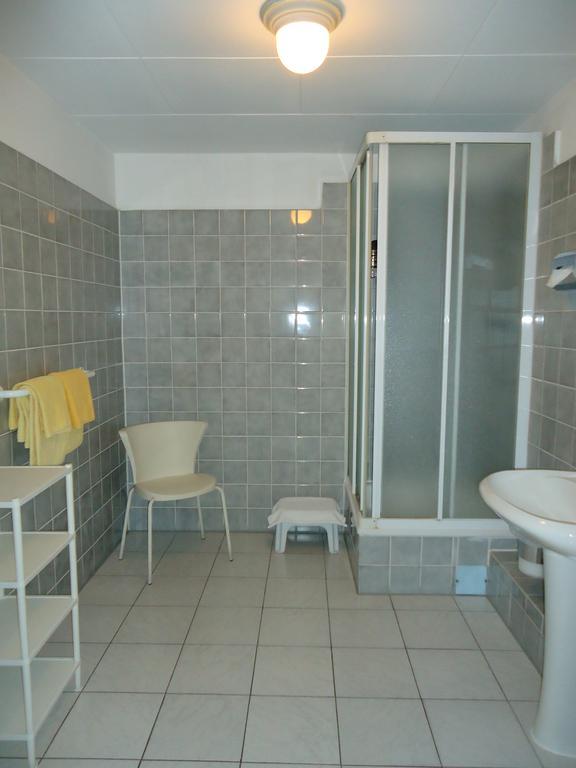 Hotel Kubrat Am Checkpoint Charlie Βερολίνο Δωμάτιο φωτογραφία